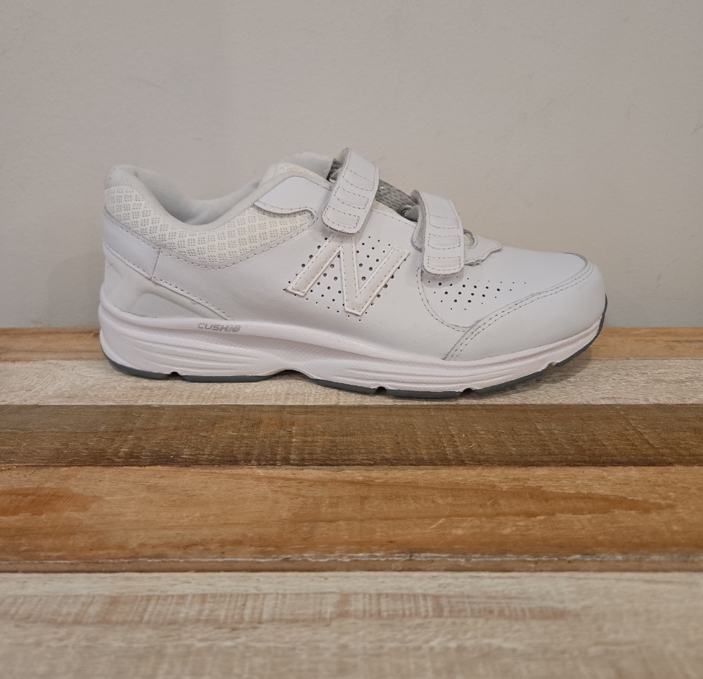 New Balance 411 Walking Shoe WW411HW2 Women's Size 8 Comfort Shoes
